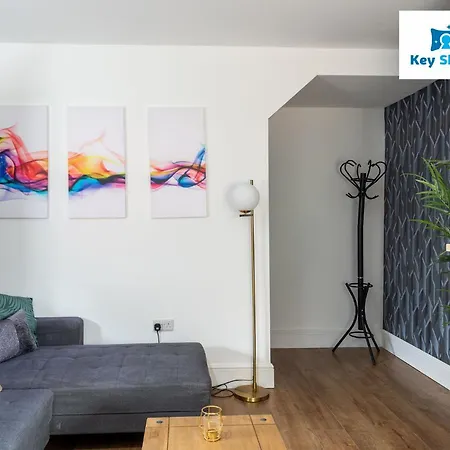 Five Bedroom Spacious Modern House By Keysleeps Short Lets District 公寓 沃金顿