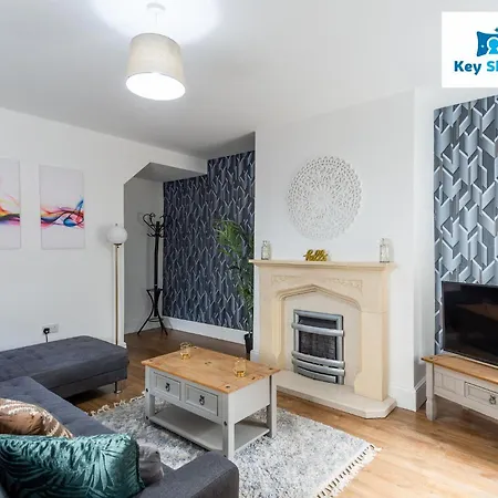 Apartment Five Bedroom Spacious Modern House By Keysleeps Short Lets District Workington