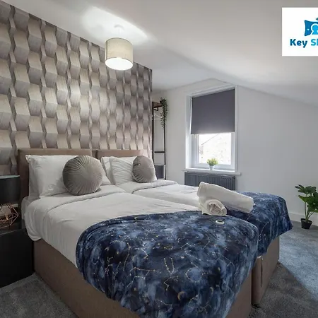 Five Bedroom Spacious Modern House By Keysleeps Short Lets District 公寓 沃金顿