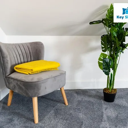 公寓 Five Bedroom Spacious Modern House By Keysleeps Short Lets District