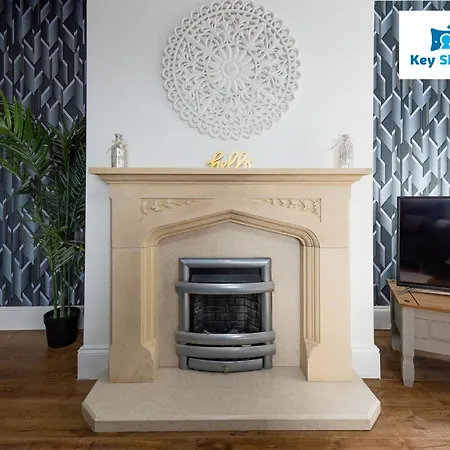 Apartment Five Bedroom Spacious Modern House By Keysleeps Short Lets District Workington