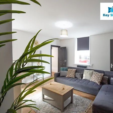 Five Bedroom Spacious Modern House By Keysleeps Short Lets District 公寓 *