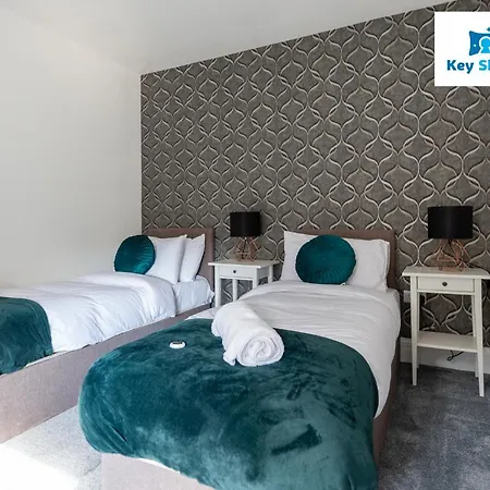 Five Bedroom Spacious Modern House By Keysleeps Short Lets District 公寓 *